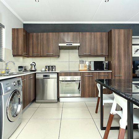 Epic Lifestyle Apartment Sandton Johannesburg Bagian luar foto